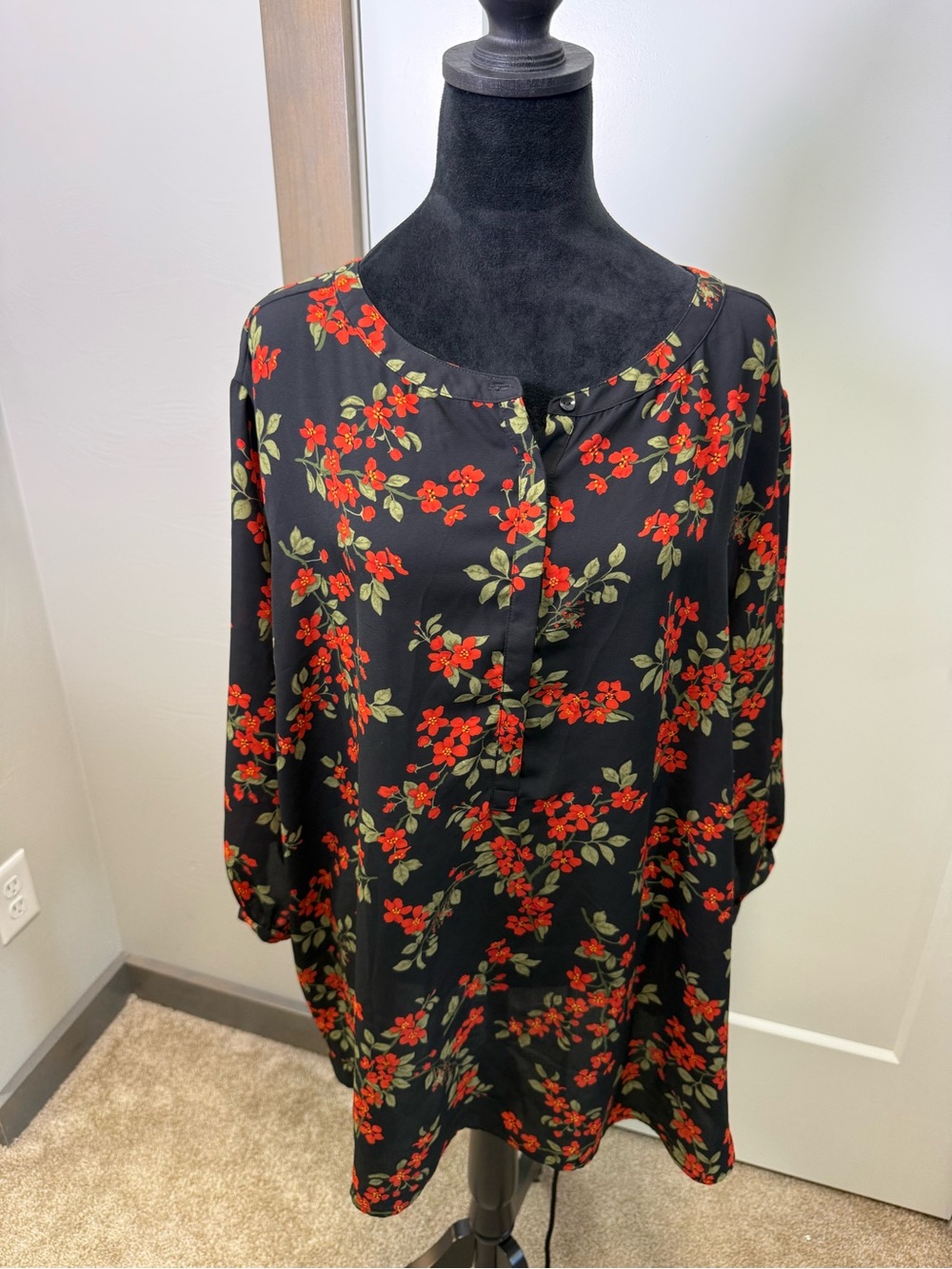 Woman Within Black Red Floral Tunic Top Blouse Popover 1/2 Button Plus Casual 2X